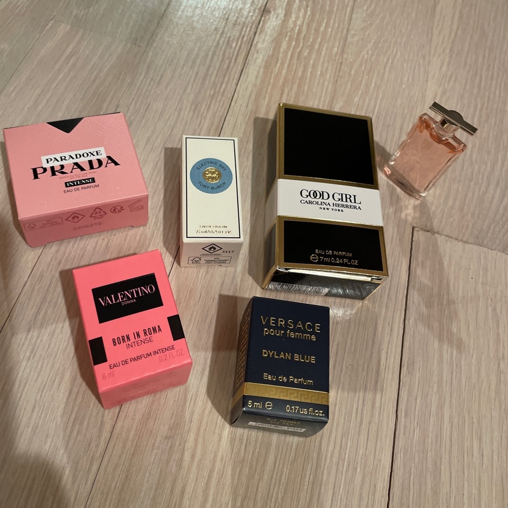 Perfume minis and samples